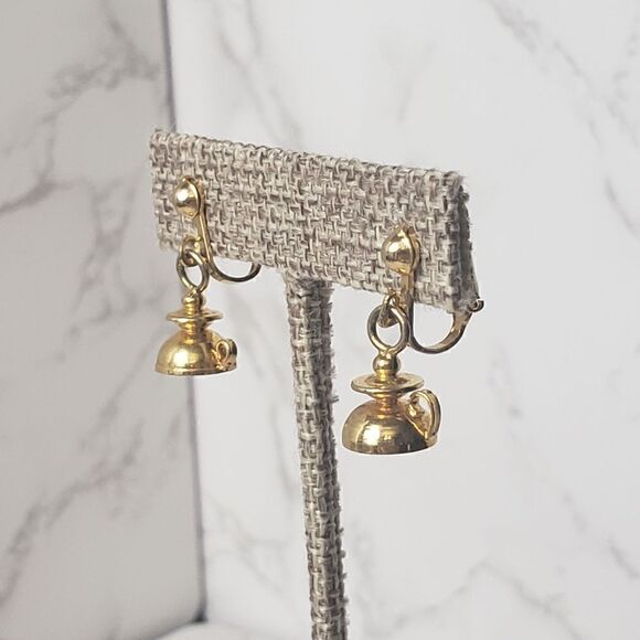 VINTAGE Goldtone Inkwell Kettle Candle Holder Clip-on Earrings - Picture 2 of 6